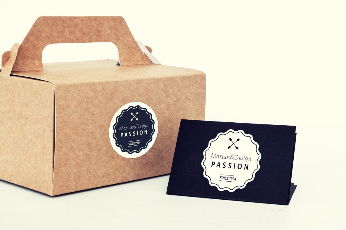 品牌Logo设计&蛋糕外带盒包装效果图样机模板 Photorealistic Paper Box & Logo Mock-Up设计素材模板