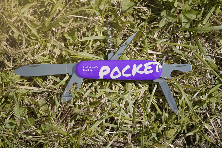 多功能刀样机模板 Pocket Knife Mockup Camping Scenes设计素材模板